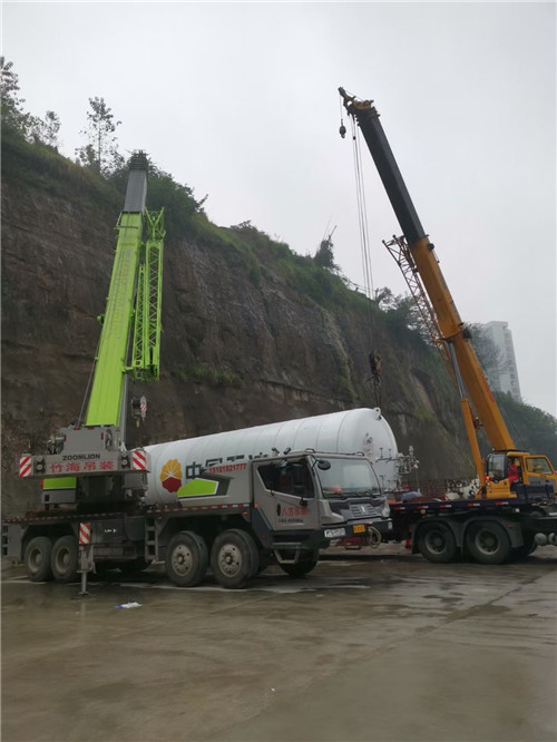 开江县“不怕风雨冻”—— 吊车的 “恶劣环境适应” 技术